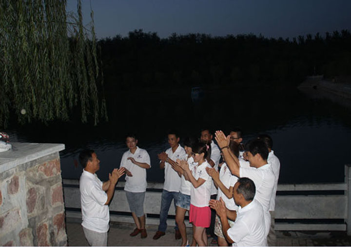 陸臺(tái)全體員工去少林寺、白云山旅游